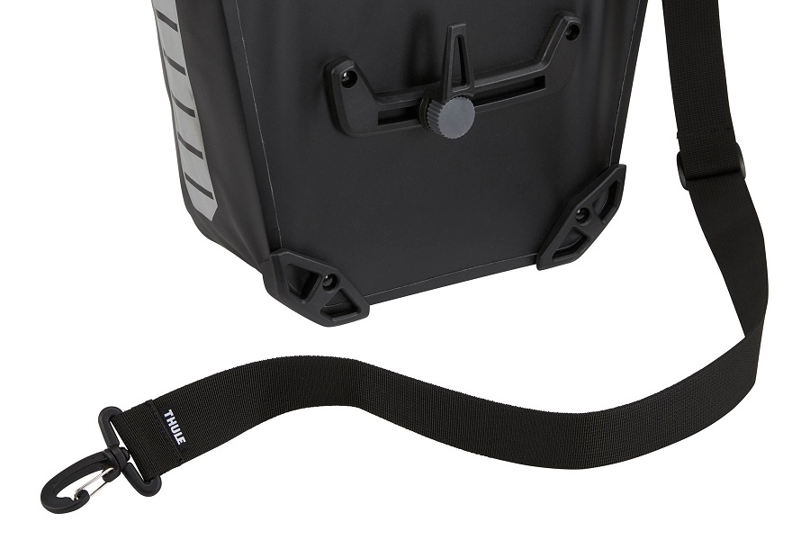 THULE Shield Pannier M Oldaltáska 17L Fekete (3204208)