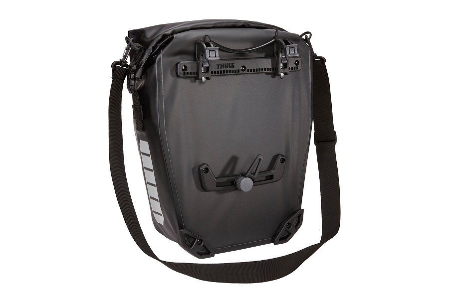 THULE Shield Pannier M Oldaltáska 17L Fekete (3204208)