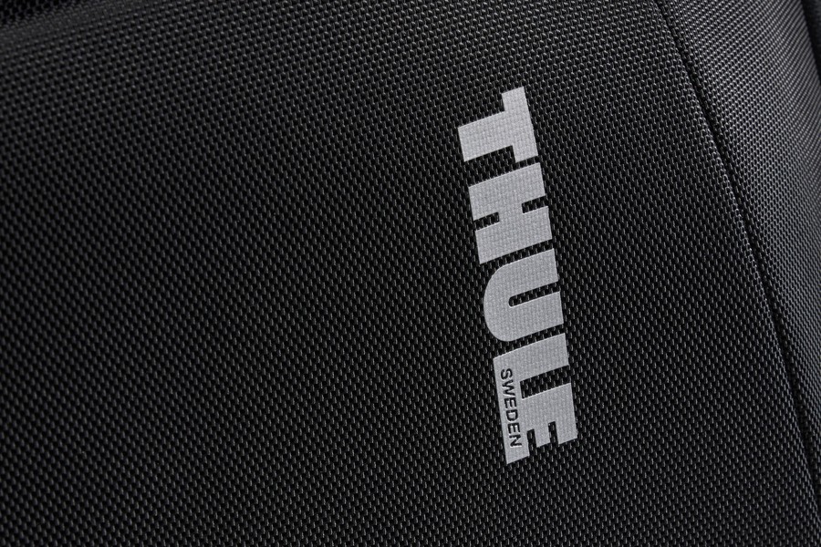 Thule Accent laptop oldaltáska 17L fekete (TACLB-2216)